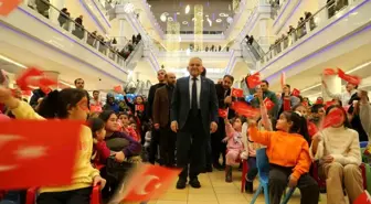 Kayseri Büyükşehir Belediye Başkanı Dr. Memduh Büyükkılıç, Çocukların Tatil Şenliğine Katıldı