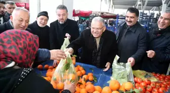 Kayseri Büyükşehir Belediye Başkanı Ziya Gökalp Semt Pazarı'nı Ziyaret Etti