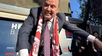 CHP Antalya Büyükşehir Belediye Başkan Adayı Muhittin Böcek Partililer Tarafından Karşılandı