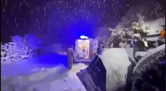 Şırnak'ta Kar Yüzünden Kapanan Köye Hastaneye Ulaşım Sağlandı