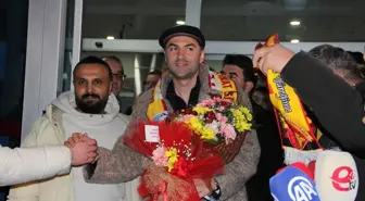 Burak Yılmaz, Kayserispor'un yeni teknik direktörü olarak şehre geldi