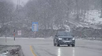 Kırklareli'nin yüksek kesimlerinde kar yağışı başladı