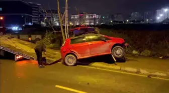 Pendik'te Otomobil Takla Attı: 3 Yaralı