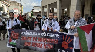 Sakarya'da Hekimler ve Sağlık Çalışanları İsrail'in Saldırılarını Protesto Etti