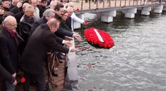 Samsun'da mübadelenin 101. yıl dönümünde denize çelenk bırakıldı