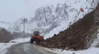 Tunceli'de heyelan ve kaya düşmesi