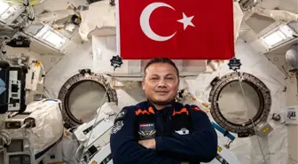 Uzaydan dünyaya dönüş rotası nasıl olacak? Türkiye'nin ilk astronotu Alper Gezeravcı canlı yayında anlattı