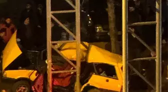 Kastamonu'da Tofaş Otomobil Yön Tabelası Direğine Çarptı: 4 Yaralı