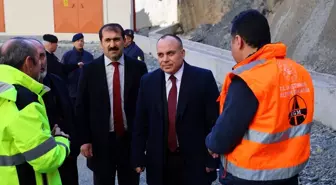 Artvin Valisi Cengiz Ünsal, Yusufeli T14 tünelinde incelemelerde bulundu