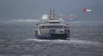 Bozcaada ve Gökçeada'ya yarınki tüm feribot seferlerine iptal edildi