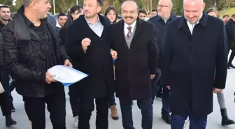 Hamza Dağ ve Haluk Levent Menemen Geçici Hayvan Bakımevi'ni ziyaret etti