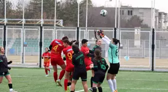 Kayseri Kadın FK, evinde Sakarya Kadın FK'yı 3-0 mağlup etti