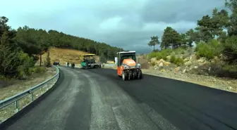 Muğla Büyükşehir Belediyesi 13 İlçede 3 Bin 261 Km Yol Çalışması Yaptı