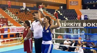 Elazığ Belediyespor boksörü Nisanur Yıldırım Gençler Türkiye Boks Şampiyonası'nda şampiyon oldu