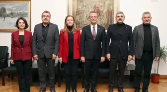 CHP Genel Başkanı Özgür Özel, DİSK ile Vergide Adaleti Görüştü