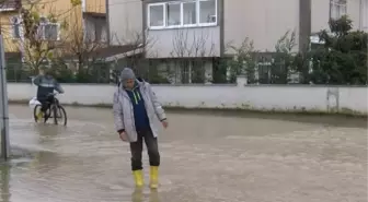 Silivri'de Kula Deresi Taştı, Sokaklar Göle Döndü