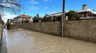 Silivri'de Kula Deresi Taştı, Sokaklar ve Bahçeler Sular Altında