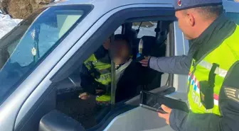 Van'da jandarma ekipleri 37 aracı trafikten men etti