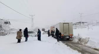Adana ve Mersin'de Kar Yağışı Ulaşımı Olumsuz Etkiledi