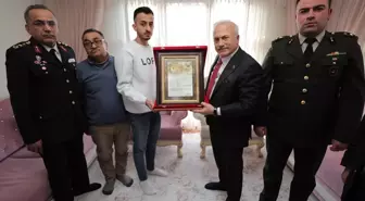 Pençe-Kilit Harekatı'nda şehit olan Piyade Üsteğmen Gökhan Delen'in ailesine şehadet belgesi teslim edildi