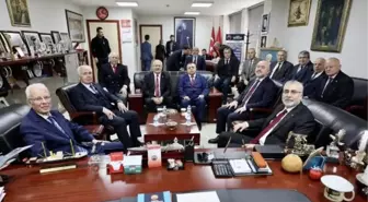 Çalışma ve Sosyal Güvenlik Bakanı Vedat Işıkhan, Türkiye Emekliler Derneği ile bir araya geldi