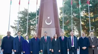 Milli Eğitim Bakanı Yusuf Tekin, Azerbaycan'da Şehitler Hıyabanı ve Haydar Aliyev'in kabrini ziyaret etti