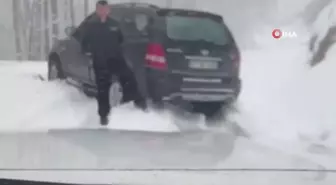 Karda mahsur kalan 5 kişilik aile 19 saat sonra kurtarıldı