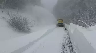 Kırklareli'nde Kar Kalınlığı 1 Metreyi Aştı