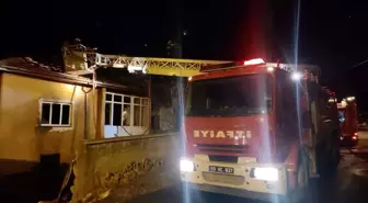 Nevşehir'de müstakil evin çatısında çıkan yangın söndürüldü