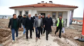 Şanlıurfa Valisi Hasan Şıldak, deprem konutlarını inceledi