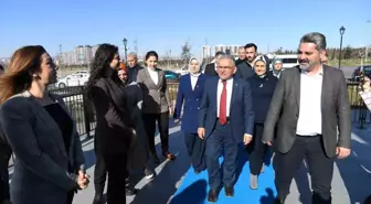 Başkan Büyükkılıç, AK Parti Kadın Kolları Yönetimiyle Bir Araya Geldi