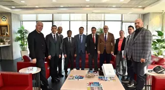 Manisa Büyükşehir Belediye Başkanı Cengiz Ergün, Türkiye Üniversite Sporları Federasyonu Başkanı Prof. Dr. Mehmet Günay'ı ağırladı