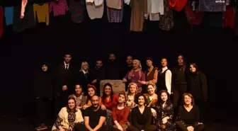 Bozüyük Belediyesi Gençlik Tiyatrosu'nun 'Macbeth Abla' adlı oyunu