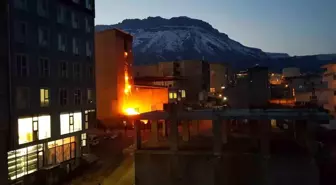 Hakkari'de 6 Katlı Binanın Kazan Dairesinde Yangın Çıktı