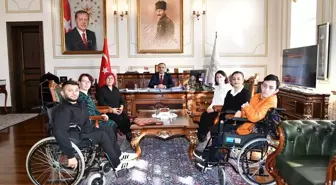 Vali Recep Soytürk'e Türkiye Sakatlar Derneği ziyareti