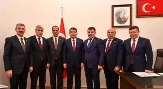 AK Parti Düzce Milletvekilleri Adalet Bakanı Yılmaz Tunç'u ziyaret etti