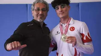 İşitme Engelli Sporcu Ali Can Fındık, Dünya Tekvando Şampiyonası'na Altın Madalya Hedefiyle Hazırlanıyor