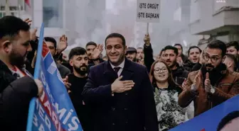 CHP Narlıdere Belediye Başkan Adayı Erman Uzun Coşkuyla Karşılandı