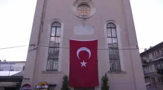 İstanbul'da silahlı saldırıya uğrayan Santa Maria Kilisesi yeniden ibadete açıldı