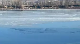 Sivas'ta Sıcaklık Sıfırın Altına Düştü, Serpincik Göleti Buz Tutti