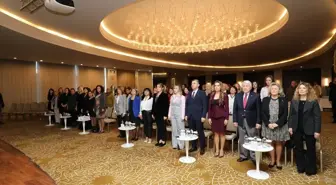 Akdeniz Üniversitesi Rektörü Prof. Dr. Özlenen Özkan'a Antalya Tanıtım Vakfı tarafından ödül verildi
