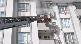 Erzurum'da çıkan yangında yaşlı kadın ve çocuk dumandan etkilendi