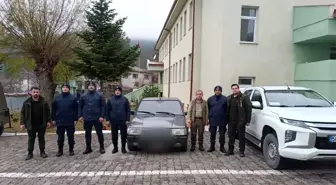 Sivas'ta Otomobille Gece Far Avı Yapan Şahıslar Yakalandı