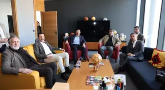 Hamza Dağ, Altay ve Göztepe Spor Kulübü yöneticilerine destek sözü verdi