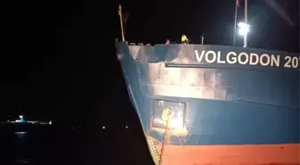 İstanbul'da kargo gemisi konteyner gemisine çarptı