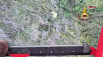 İtalya İtfaiyesi, Sicilya'da Mahsur Kalan Dağcıyı Helikopterle Kurtardı