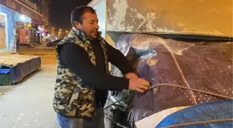 Kars'ta Soğuk Hava Etkili Oluyor: İş Yerleri Buz Tutuyor