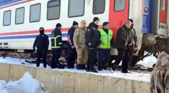 Muş'ta Yolcu Treni Boğa Yüklü TIR'a Çarptı: 2 Ölü, 2 Yaralı