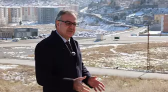 Hacılar Belediye Başkanı Bilal Özdoğan, kentsel dönüşüm 3. etap ve TOKİ konutlarının yapılacağı alanda incelemede bulundu