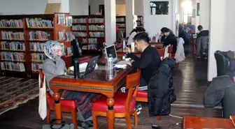 Sinop Dr. Rıza Nur İl Halk Kütüphanesi'nde Okuyucu Sayısı Artıyor